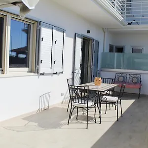 90 Secondi Dal Letto Al Mare , Capo dʼOrlando Italia